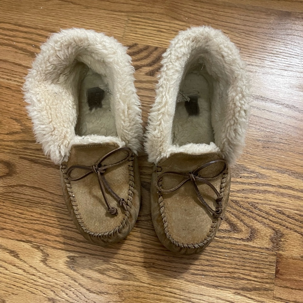 Good condition ugh slippers wear 2 ways